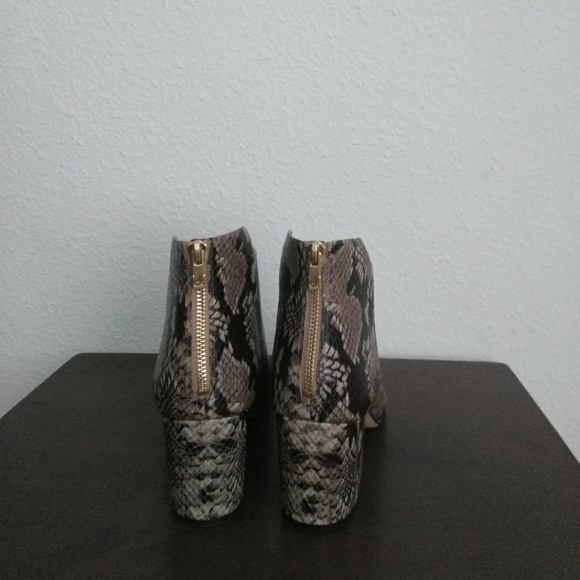 Boot - Picture 4 of 6